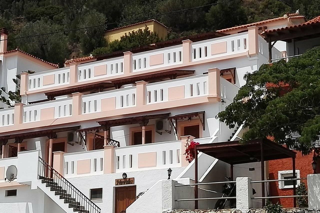 Nereides Seaside Apartments Marathókampos Eksteriør billede